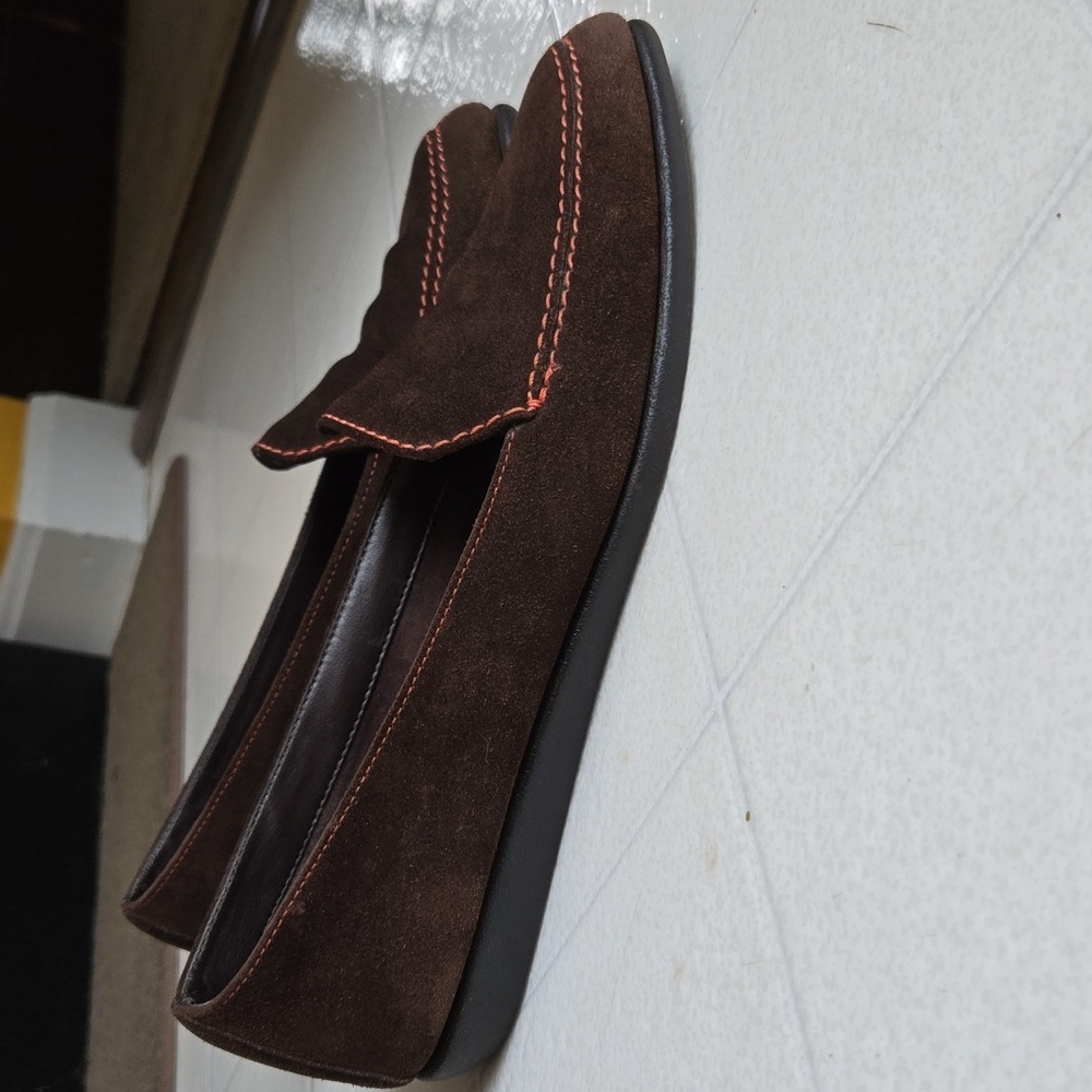 The Flexx Pointed-Toe Flat